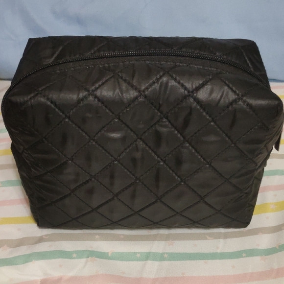 Black Quilted Toiletry Bag with Zipper Closure - Picture 1 of 3